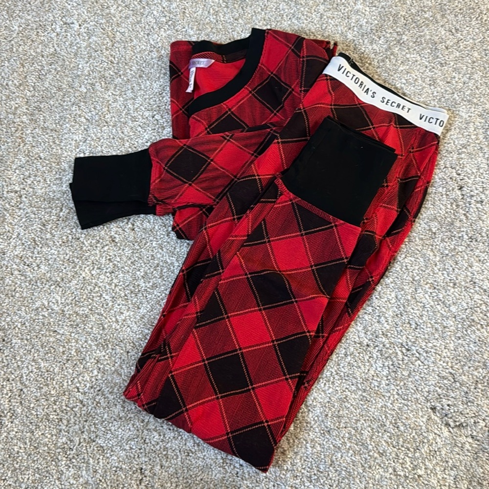 Victoria Secrets Pajama Set